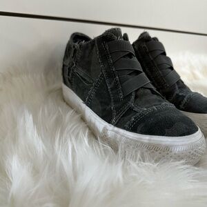 Blowfish Gray Camo raised heel sneakers